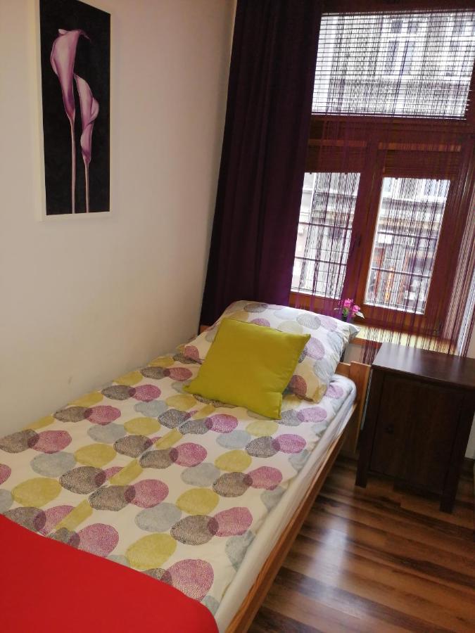 Hostel Gliwice Centrum Parking Exterior photo
